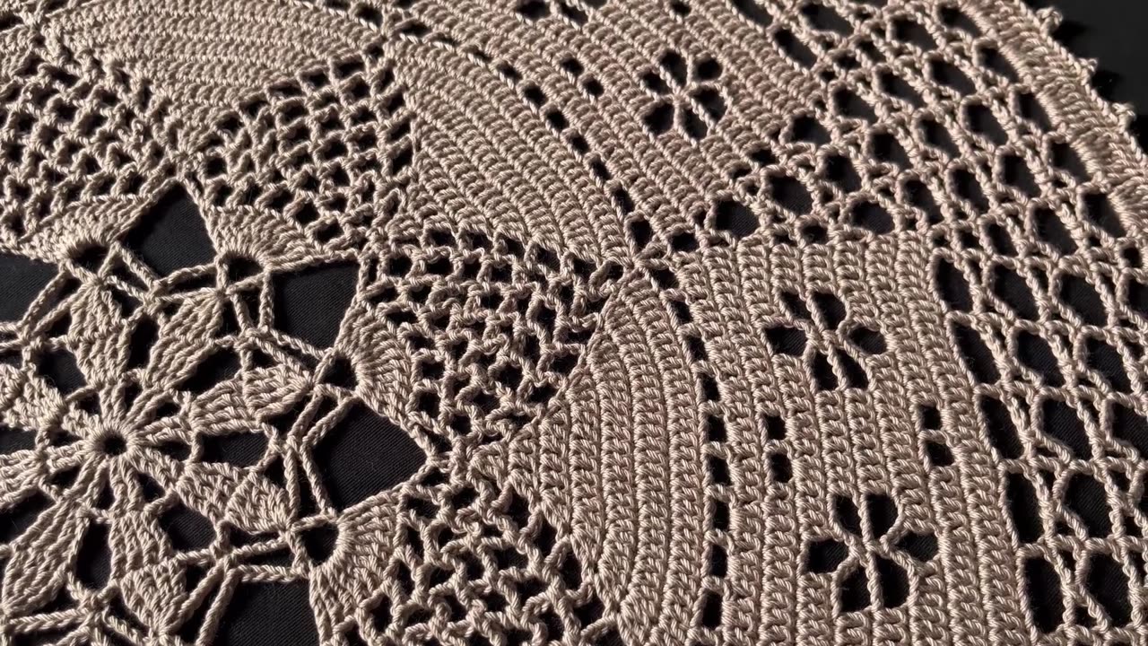 #C-1231)-(FOR LEFTIES)-(ep.5/6)-Pineapple Crochet Table Center