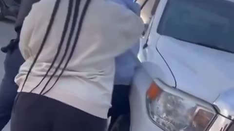 Man Fights Police Officer in Walmart Parking Lot—Chaos Caught on Camera!