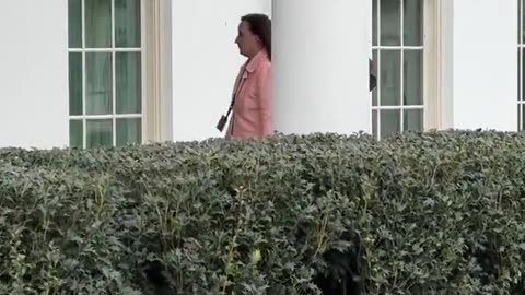 What’s Tucker doing at the White House?