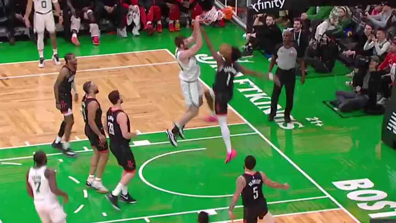 NBA - LUKE KORNET POSTER SLAM 🚨 Rocks the rim for the Celtics