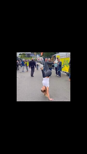 Graceful and feminine. Bravo