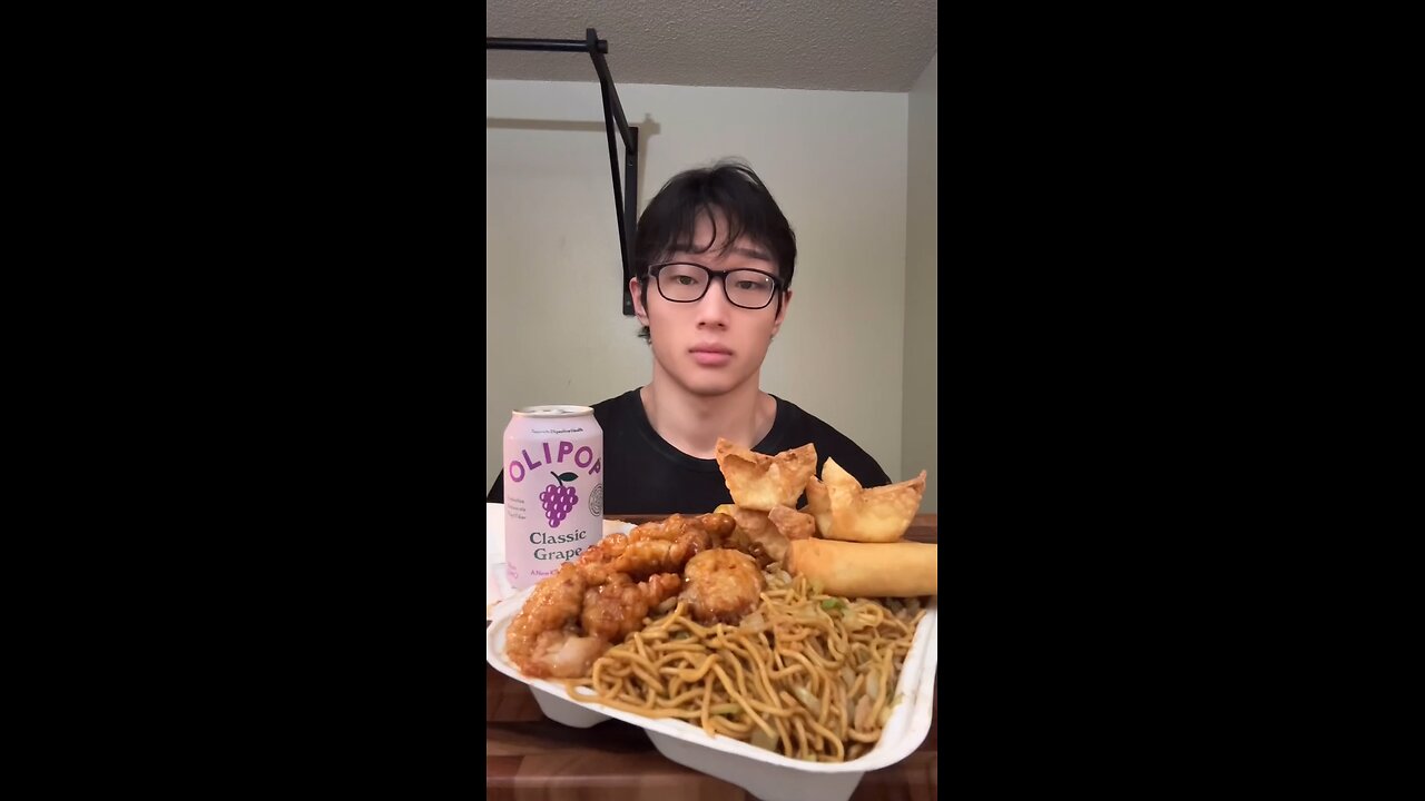 Follow for more ASMR videos🌮🍟 Credits: @samw_k3 #mukbang #asmr #fastfood #asmreating