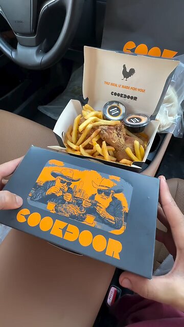 Follow for more ASMR videos🌮🍟 Credits: @malyehrch #mukbang #asmr #fastfood #asmreating