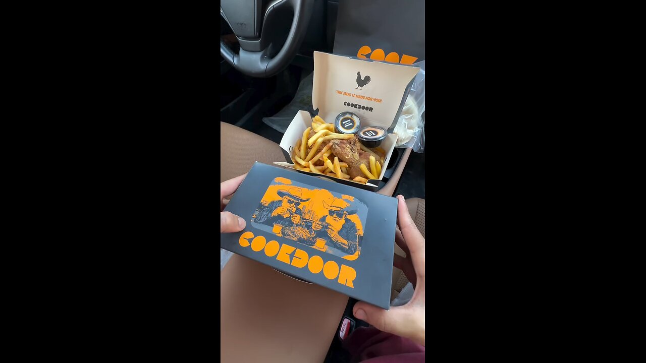 Follow for more ASMR videos🌮🍟 Credits: @malyehrch #mukbang #asmr #fastfood #asmreating