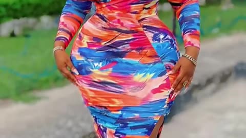 Curvy Ronke ~ Plus Size Curvaceous Model ~ Bio #short