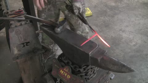 Forging a split cross