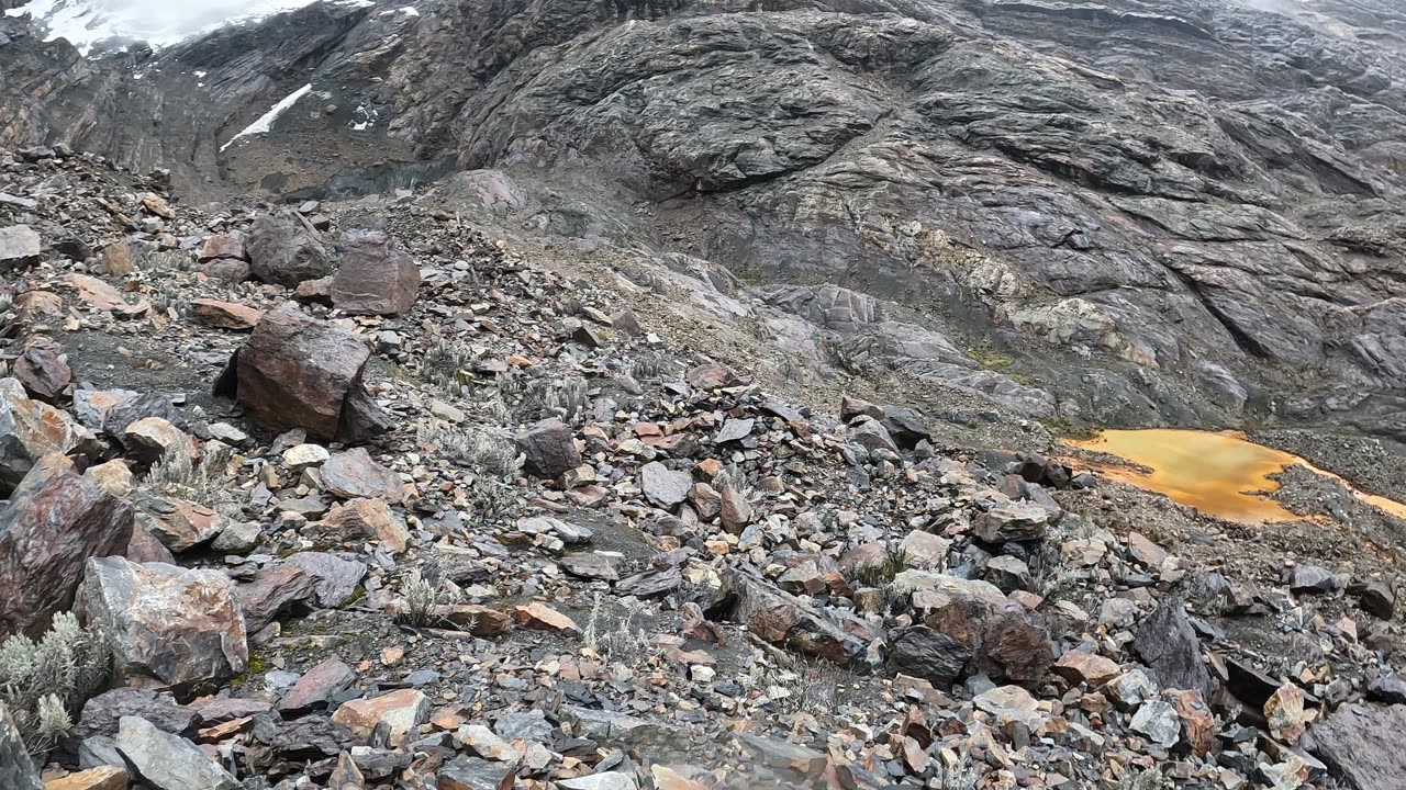 Climbing between nevados Andavite & Cayesh #Huaraz