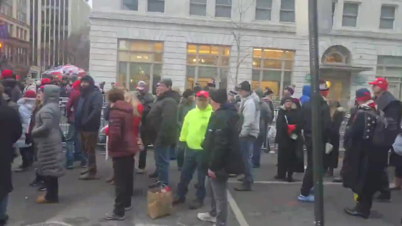 Huge queue ready for Trump rally in Washington DC at 8.00 am