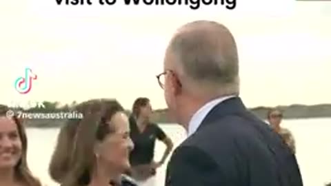 Albo HECKLED on the offshore wind turbines in Wollongong NSW!