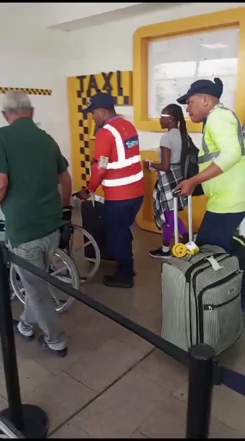 Equipajeros del aeropuerto, en incertidumbre: denuncian restricciones y falta de garantías