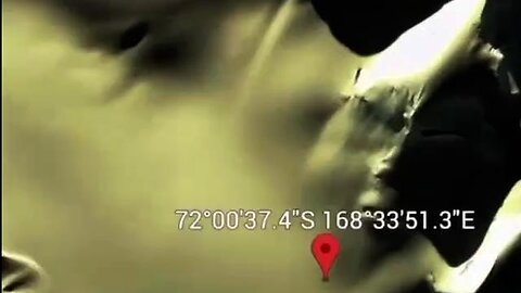 Dieses Gesicht wurde auf Google Maps in der Antarktis entdeckt