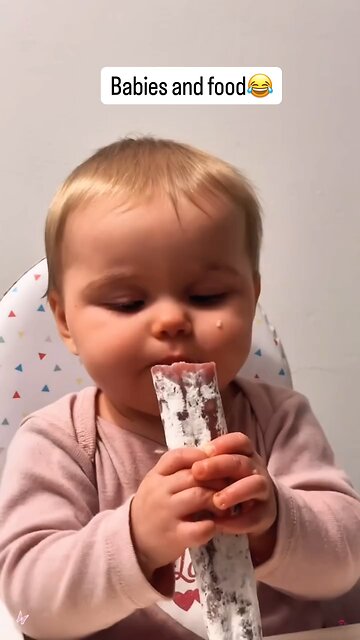 Babies and food 😂