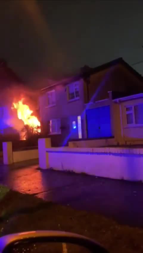 📍Clondalkin A house was set on fire in Clondalkin on Saturday night in an