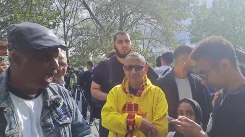 Speakers Corner - Uncle Sam talks to Muslims about the age of Aisha and Muhammad