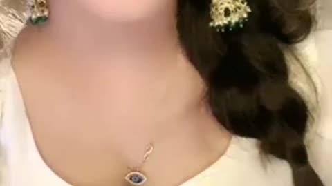 Pakistani items girls sandali sandali Tera Naam bindiya