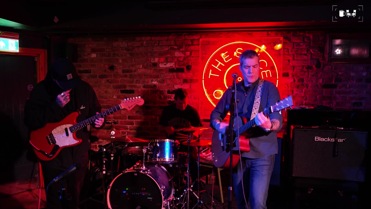 The EMC LIVE at 'The Spice of life' | Cupchairs.com