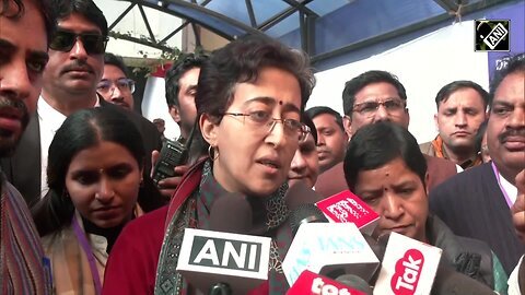 Delhi Assembly Elections _ CM Atishi Celebrates Her Victory After Defeating BJP'S Ramesh Bidhuri