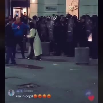 Cetateni pasnici, batuti de jandarmi la protestul contra interzicerii candidaturii lui C. Georgescu