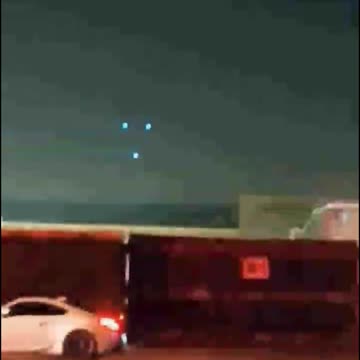 Sie sind in Panik, weil sie beobachten, wie sie unerklärlicherweise im Meer verschwinden