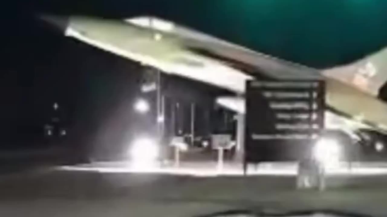Washington aircraft vs helicopter crash video captured on dashcam.