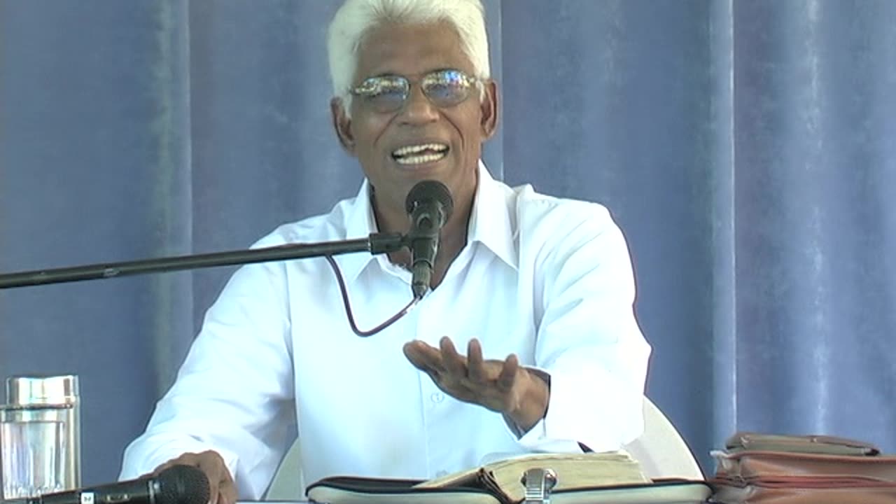 20120501_Thlvady_The Christian Race_e01_M