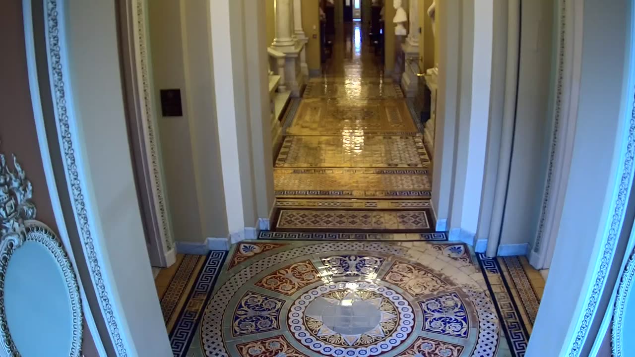 0205USCS02WestStairsnearS221_2021-01-06_09h00min01s483ms.mp4