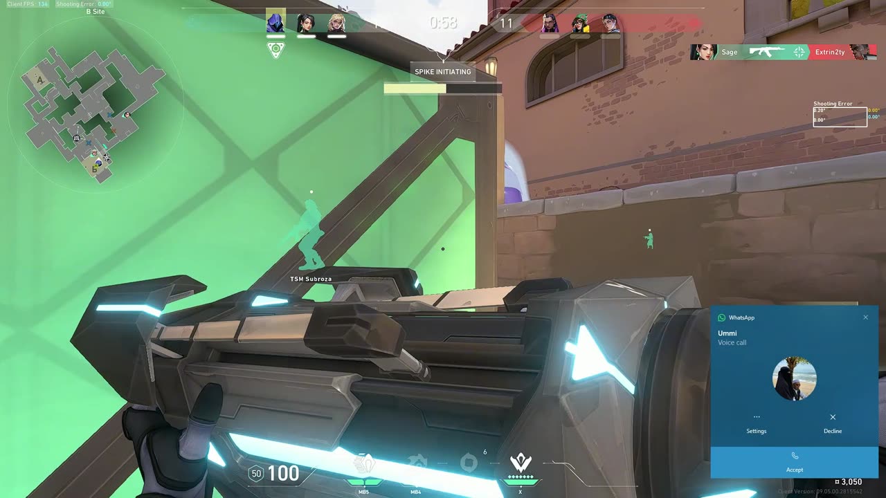 Clutching while my mom is calling