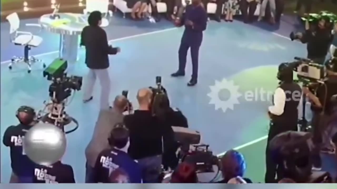 Pele vs Diego Maradona