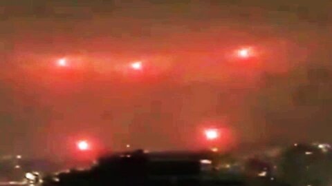 Five red giant UFOs descend from the sky : ufo sightings worldwide