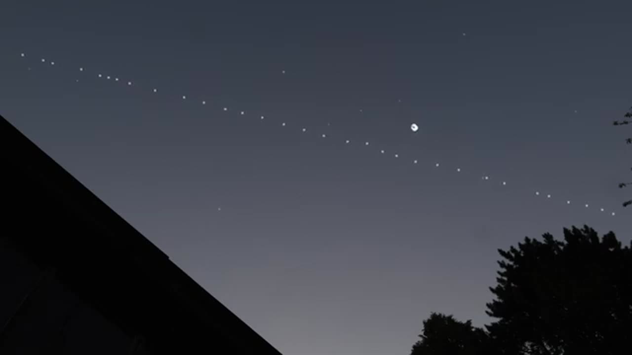 Blue Walker 3 vs SpaceX Starlink satellite train seen from earth