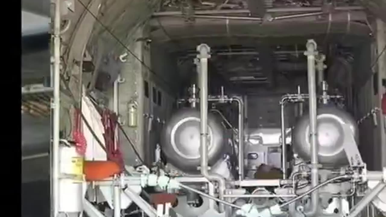 噴灑各式各樣有毒神秘物質、有毒重金屬“Chemtrail 化學凝結尾”飛機的內部結構