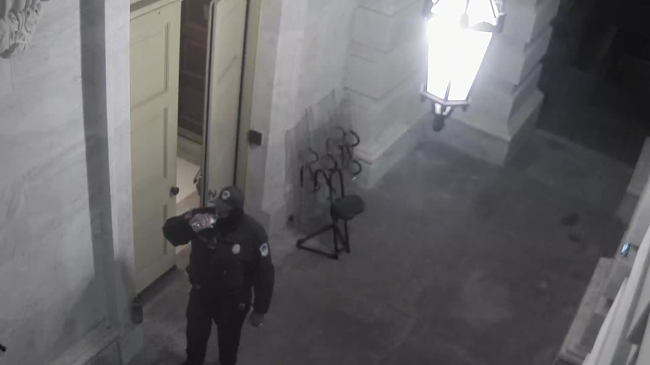 0401USCS01LawLibraryDoorExterior_2021-01-06_19h40min01s757ms.mp4