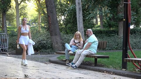 Crazy Girl on the Street – This Prank Surprised Everyone! 😂