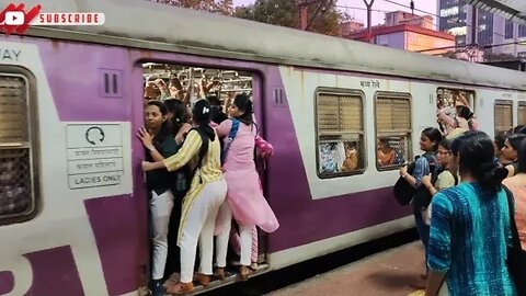 Mumbai local train rush hours me ladies Gent