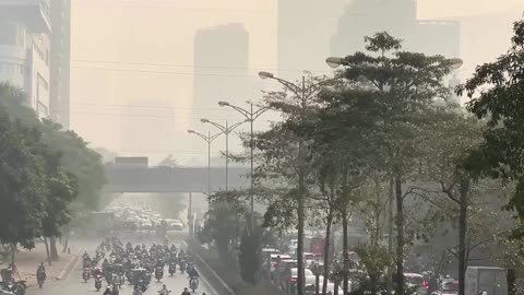 Hanoi air quality hits 'hazardous' levels as smog covers city