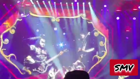 #ShittyMillennialVideos📱📹🎬 KISS 💋 - Psycho Circus 🗡️🎪🤡 @ Moda Center Portland, OR 02/01/2019