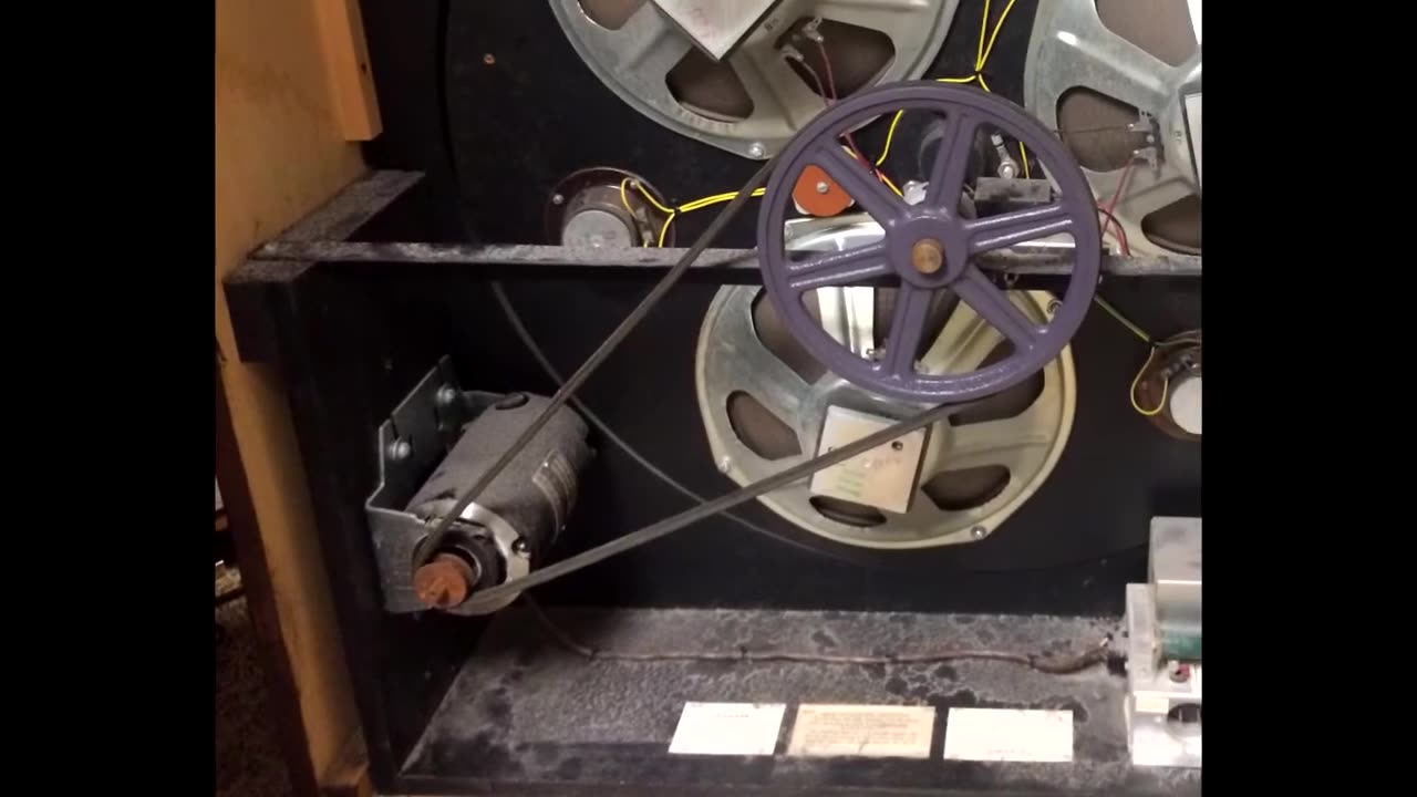 Gyrophonic Projector