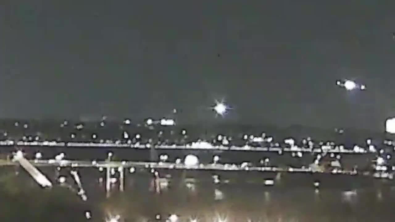 A plane has crashed into a helicopter while landing at Reagan National Airport near Washington, DC