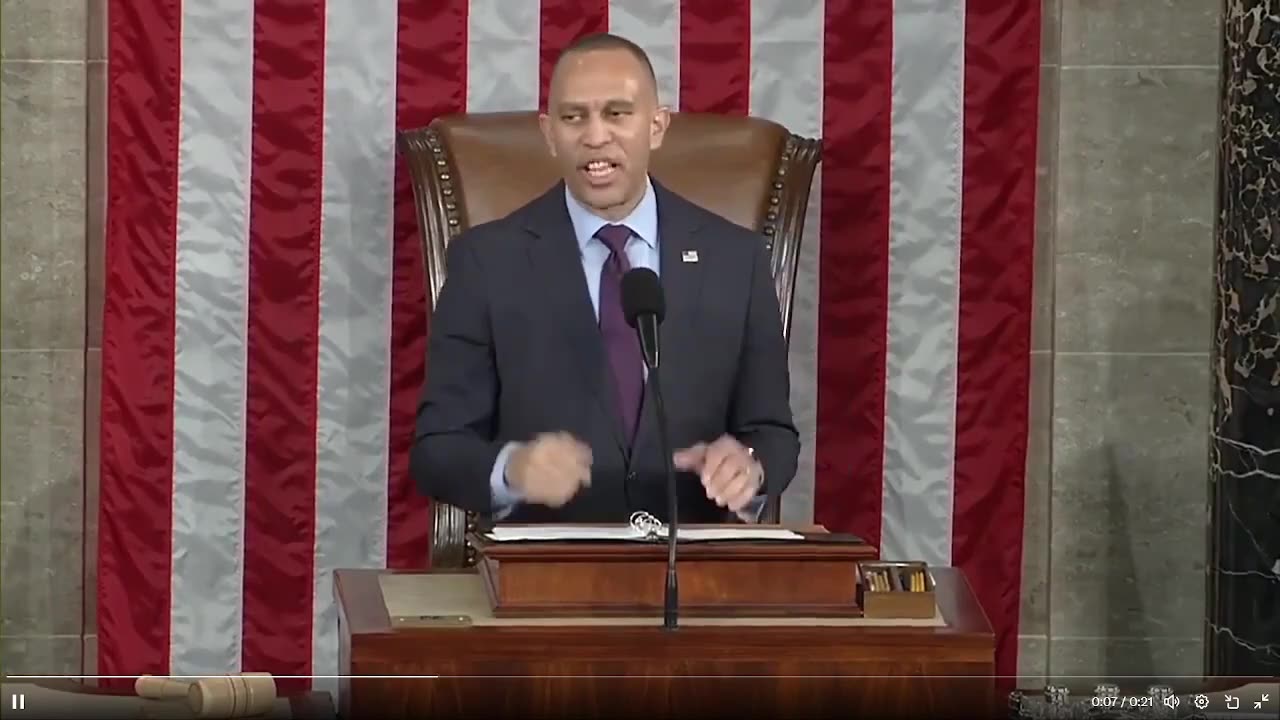 HAKEEM JEFFRIES: "Người dân Mỹ đã bầu Donald Trump làm Tổng thống thứ 47 của Hợp chủng quốc Hoa Kỳ."