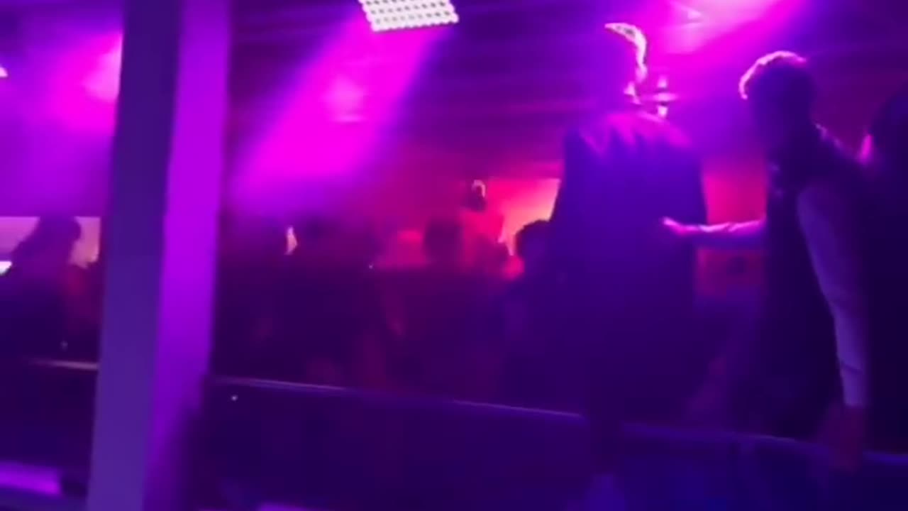 Pamjet në rrjet bëhen virale, Luiz Ejlli është rrahur në një klub nate?