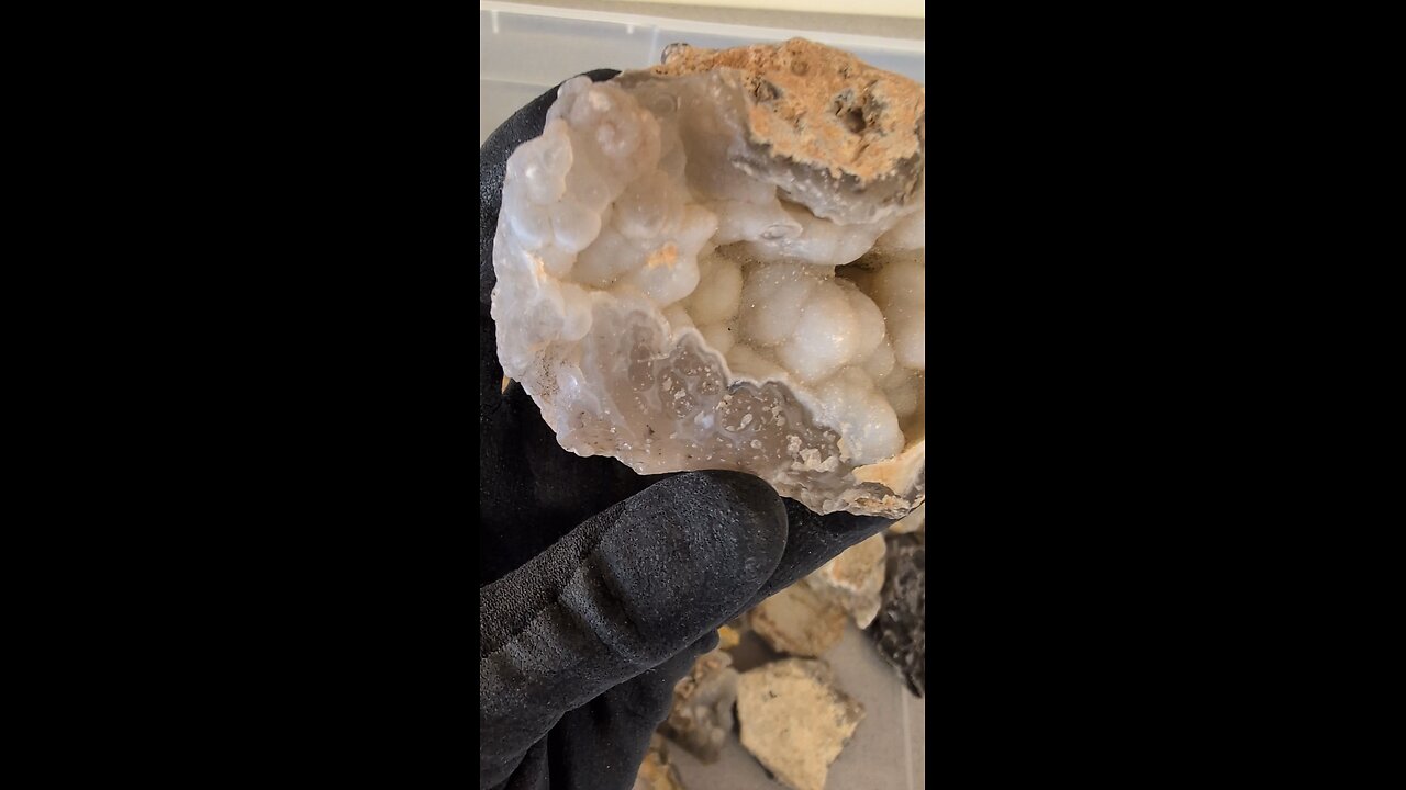 Botryoidal Geode!