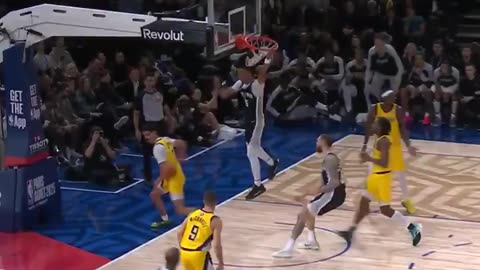 OH MY! Castle with the VICIOUS BACKSCRATCHER SLAM! 😤 #NBA