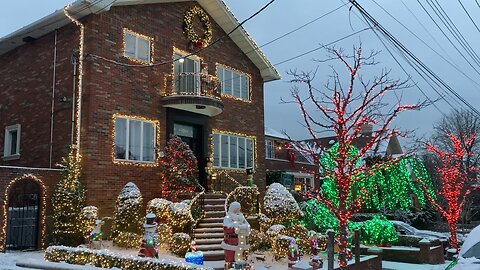 Walking Brooklyn: Dyker Heights Christmas Lights