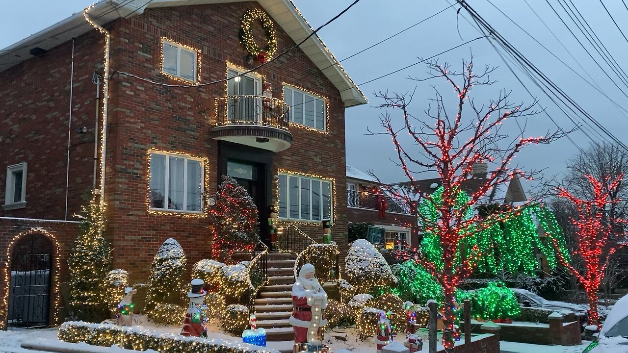 Walking Brooklyn: Dyker Heights Christmas Lights