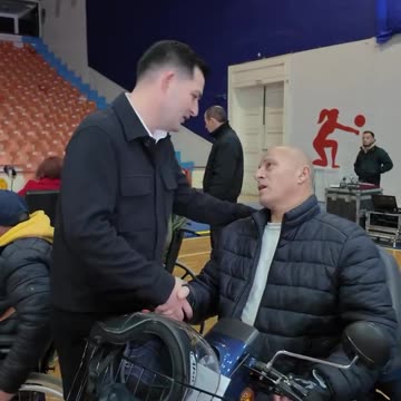 Arbër Hajdari: Shpërndamë 1000 karroca për ata që kanë nevojë, nisma falë Fondacionit Mane