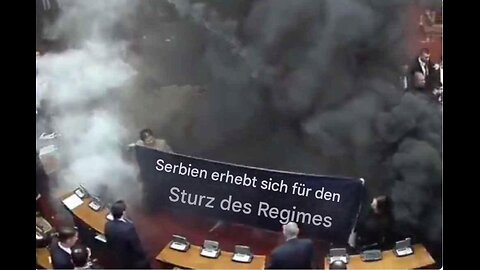 Sturz des Regimes" 🇷🇸 Chaos und Rauchbomben im serbischen Parlament