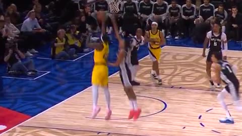 Indiana Pacers - Pascal Siakam goes to work for the first bucket of #NBAParis 👏