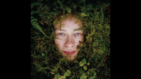 Anna B Savage - You & I Are Earth