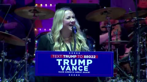 Kiley Dean sings the National Anthem at President Trump's Victory Rally