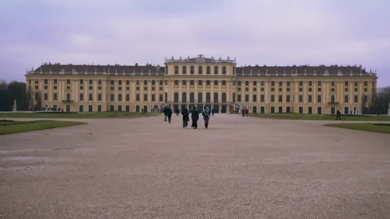 Season 1 Episode 1: Schönbrunn Palace